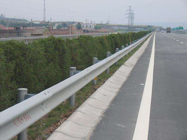 橋梁防護柵欄生產廠家